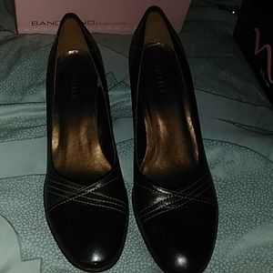 Women's shoes
